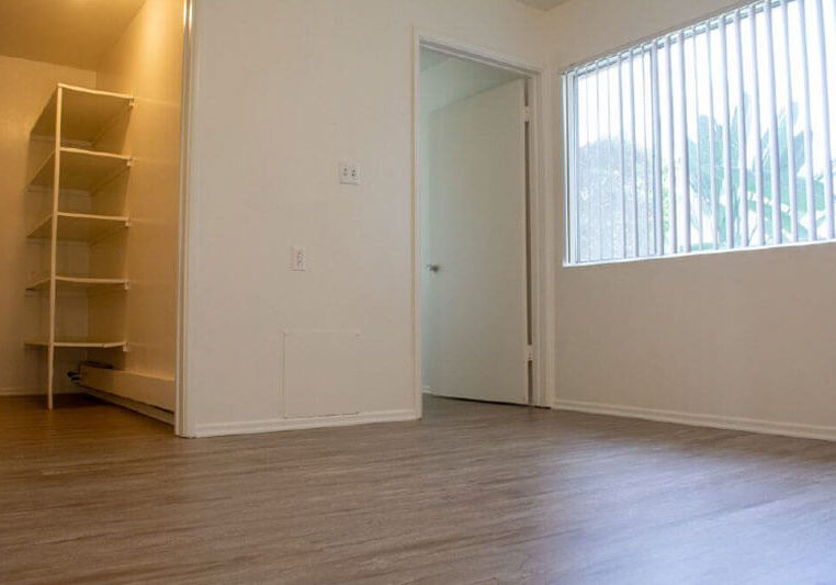 Units include a man room, closet and bathroom with shower
-	Air conditioning and heating included
